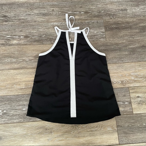 Banana Republic Black Top - Picture 2 of 2